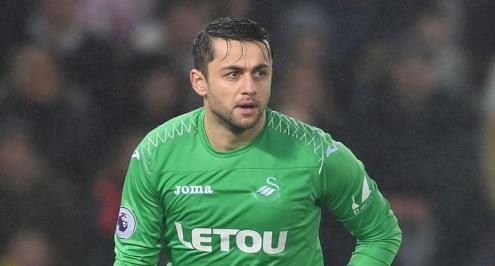 حارس بولندا ينضم إلى وست هام رسمياً 